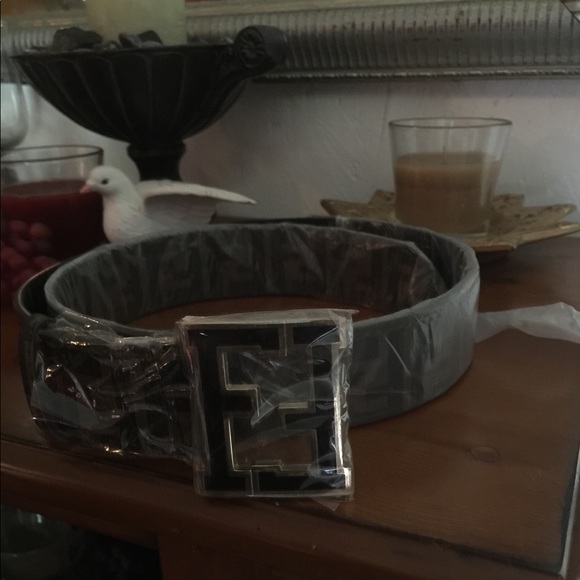 Black and gray FF belt - Picture 2 of 2